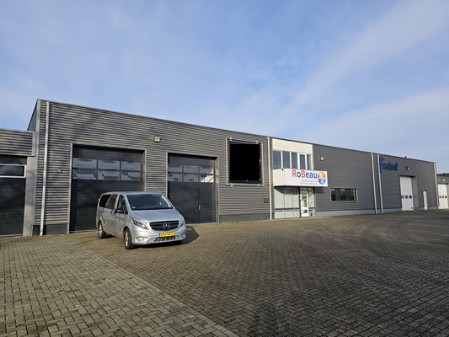 Showroom / Kantoor / magazijn Hengelo